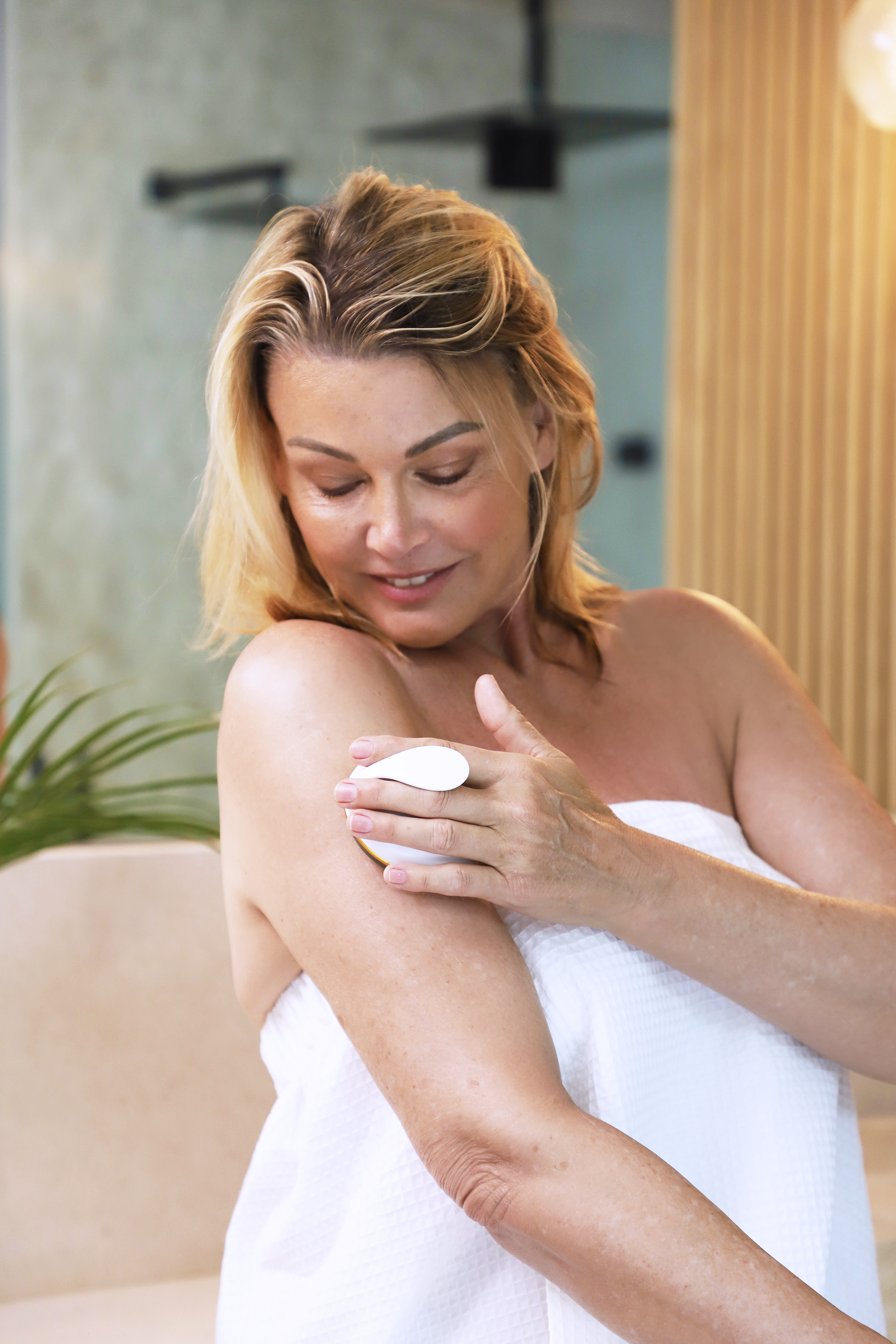 How to Use FIRMAGLOW®: A Simple Weekly Routine